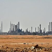 Große Ölmächte, angeführt von Saudi-Arabien, kündigten am Sonntag (2. April) eine überraschende Produktionskürzung von mehr als einer Million Barrel pro Tag an und nannten dies einen „vorsorglichen“ Schritt zur Stabilisierung des Marktes.