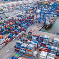 Thailands Schweinezüchter haben vorgeschlagen, dringend einen gemeinsamen Arbeitsausschuss aus Regierung und Privatsektor einzurichten, um den weit verbreiteten Schmuggel von Schweinefleisch ins Land zu bekämpfen, nachdem Zollbeamte im Tiefseehafen Laem Chabang mehr als vier Millionen Kilogramm von illegal importiertem Schweinefleisch in nicht beanspruchten Frachtcontainern beschlagnahmt haben.