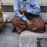 Thailand bekundet jedes Jahr am 13. April, dem Nationalen Seniorentag, Dankbarkeit und Respekt für die ältere Generation. Doch jedes Jahr steigt die Zahl der älteren Thais in Not, die ohne Unterstützung oder ein Sicherheitsnetz ums Überleben kämpfen.