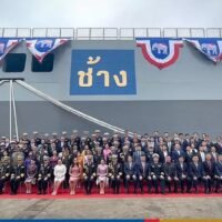 Das neueste Schiff der Royal Thai Navy (RTN) – eine Fregatte, die als U-Boot Unterstützungsschiff dienen wird – wurde am Montag bei Hudong-Zhonghua Shipbuilding in Shanghai abgeliefert. Die Übergabezeremonie für die HTMS Chang wurde von RTN-Oberbefehlshaber Admiral Choengchai Chomchoengpaet geleitet.