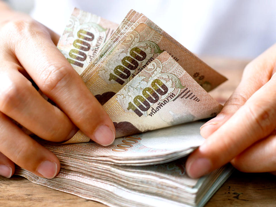 Ein ganzes Dorf in der nordöstlichen Provinz Nakhon Phanom wurde betrogen, um illegale Bankkonten zu eröffnen, wie etwa 200 Einwohner kürzlich entdeckten. Die Einwohner sagten, ihre Daten würden für Bewässerungsprojekte oder politische Parteien benötigt. Ein ganzes Dorf in der nordöstlichen Provinz Nakhon Phanom wurde betrogen, um illegale Bankkonten zu eröffnen, wie etwa 200 Einwohner kürzlich entdeckten. Die Einwohner sagten, ihre Daten würden für Bewässerungsprojekte oder politische Parteien benötigt.