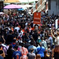 Laut Thanathorn Juangroongruangkit, dem Wahlkampfassistenten der Partei, kann die Move Forward Partei (MFP) gleichzeitig wirtschaftliche Probleme angehen und "schwierige" politische und soziale Probleme lösen, wenn sie nach den Wahlen die nächste Regierung bildet.