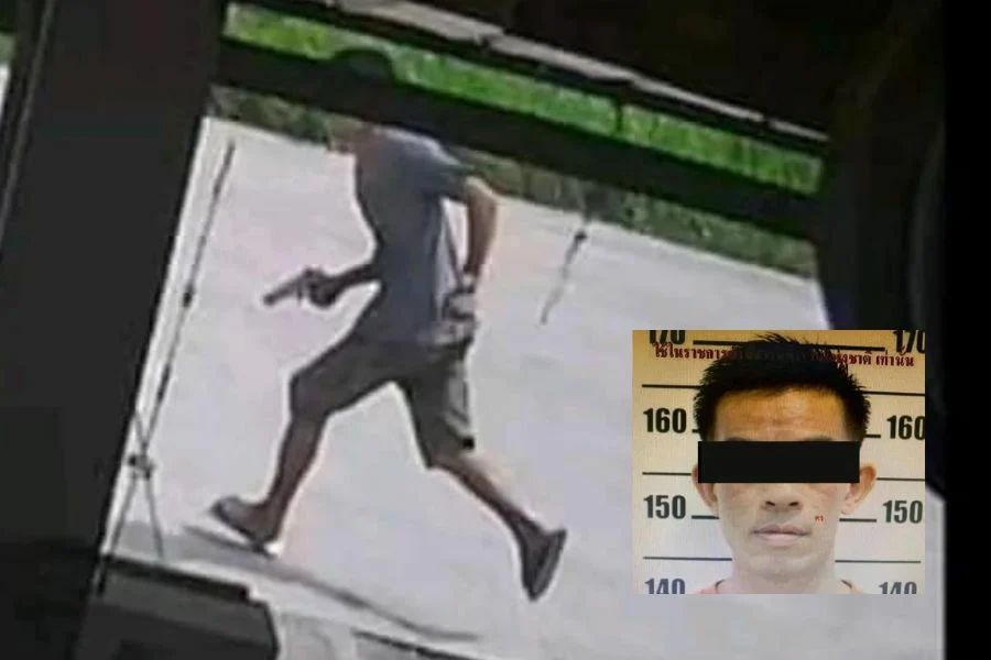 Die Polizei in Chon Buri verhaftete einen Drogenabhängigen, nachdem er seine Schwägerin ermordet hatte. Der Verdächtige behauptete, er sei wütend, weil das Opfer ihn beschuldigte, Covid-19 verbreitet zu haben, was zum Tod eines Nachbarn führte. Die Polizei in Chon Buri verhaftete einen Drogenabhängigen, nachdem er seine Schwägerin ermordet hatte. Der Verdächtige behauptete, er sei wütend, weil das Opfer ihn beschuldigte, Covid-19 verbreitet zu haben, was zum Tod eines Nachbarn führte.