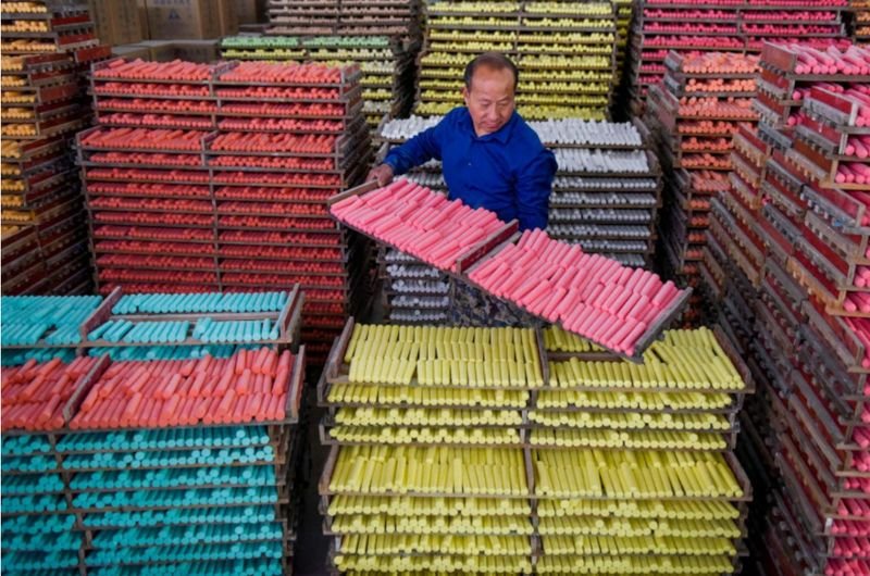 Chinas Fabrikaktivitäten gingen im April unerwartet zurück, da die Bestellungen zurückgingen und die schwache Inlandsnachfrage den weitläufigen Fertigungssektor belastete, wie eine private Umfrage am Donnerstag ergab, was die breiteren Wirtschaftsaussichten für das zweite Quartal gefährdete.