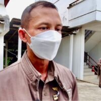 Der Ex-Ehemann von Sararat „Aem“ Rangsiwuthaporn gab gegenüber den Ermittlern zu, dass seine frühere Frau 4 Millionen Baht seiner Schulden bezahlt habe. Er sagte aber, er wisse nicht, wie sie an das Geld gekommen sei, so Polizeigeneral Surachate Hakparn „Big Joke, stellvertretender nationaler Polizeichef.