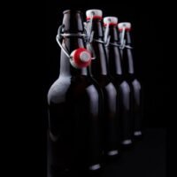 Die beiden großen Parteien, die eine Regierung bilden wollen, streben eine Reform an, um die lokale Bier- und Spirituosenproduktion zu öffnen. Das Progressive Liquor Bill der Move Forward Partei zielt darauf ab, gerechtere Regeln für kleine oder gemeindenahe Alkoholproduzenten zu schaffen.