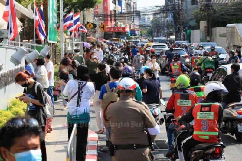 Im Countdown für die Wahlen am 14. Mai verstärkt die Royal Thai Police (RTP) ihre Bemühungen zur Unterdrückung krimineller Aktivitäten, insbesondere aller Formen des Stimmenkaufs und des Wahlbetrugs, insbesondere im Süden des Landes. Im Countdown für die Wahlen am 14. Mai verstärkt die Royal Thai Police (RTP) ihre Bemühungen zur Unterdrückung krimineller Aktivitäten, insbesondere aller Formen des Stimmenkaufs und des Wahlbetrugs, insbesondere im Süden des Landes.