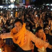 Die Move Forward Partei hat bei den gestrigen Parlamentswahlen (14. Mai) einen großen Überraschungssieg errungen, wobei Parteichef Pita Limjaroenrat bestätigte, dass er bereit ist, das Land als Premierminister zu regieren und die Wahlversprechen seiner Partei in die Tat umzusetzen.