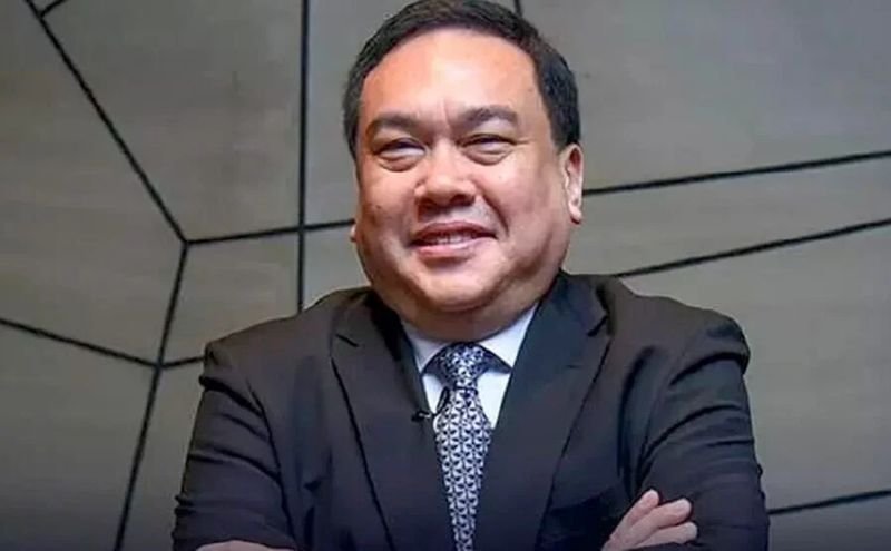 Laut Kosolwat Inthuchanyong, dem Sprecher der Generalstaatsanwaltschaft, wird der thailändische Senator Upakit Pachirirangkun wegen Geldwäsche und Beteiligung an einer transnationalen kriminellen Organisation angeklagt. Die Entscheidung folgt einer polizeilichen Untersuchung der angeblichen Verbindungen des Senators zu illegalen Aktivitäten, berichtete die Bangkok Post heute Morgen.