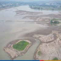 Der Wasserstand von Thailands viertgrößtem Süßwassersee, Kwan Phayao, ist am Dienstag (2. Mai) aufgrund einer anhaltenden Dürre im Norden auf nur 5 % gesunken. Der Gouverneur der Provinz, Herr Narong Rojsothorn sagte, der Wasserstand sei von 55,65 Millionen Kubikmetern auf nur noch 2,8 Millionen Kubikmeter gesunken und er lasse den See mit Wasser aus zwei nahe gelegenen Stauseen wieder auffüllen.