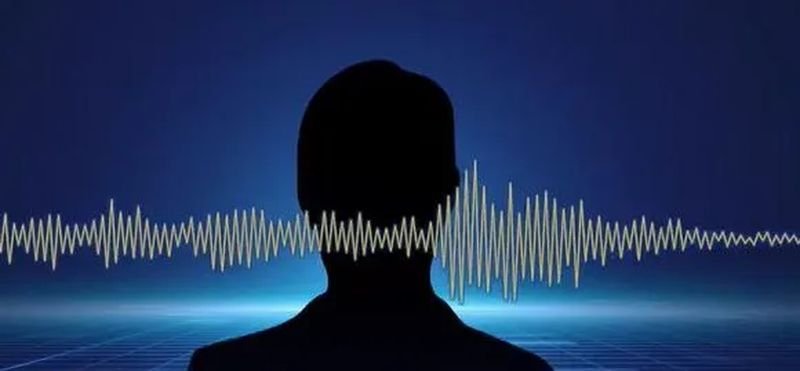 Die Polizei von Bangkok veröffentlichte einen Audioclip, in dem ein ehemaliger Callcenter Betrüger sagte, die Thailänder seien die leichtgläubigsten Menschen in Asien, und spottete gleichzeitig, dass man, wenn man Geld hat, einfach die Polizei bestechen soll, sagte TV Channel 7 gestern (14. Juni). Die Polizei von Bangkok veröffentlichte einen Audioclip, in dem ein ehemaliger Callcenter Betrüger sagte, die Thailänder seien die leichtgläubigsten Menschen in Asien, und spottete gleichzeitig, dass man, wenn man Geld hat, einfach die Polizei bestechen soll, sagte TV Channel 7 gestern (14. Juni).