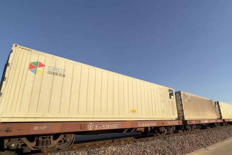 Die China-Laos Eisenbahn hat seit ihrer Inbetriebnahme im Jahr 2021 über 4 Millionen Tonnen Fracht transportiert, sagten laotische lokale Medien. Seit der Eröffnung der Eisenbahn im Dezember 2021 hatten Güterzüge 4.097.300 Tonnen importierte und exportierte Güter befördert, berichtete die laotische Nachrichtenagentur (KPL) am Donnerstag (8. Juni). Die China-Laos Eisenbahn hat seit ihrer Inbetriebnahme im Jahr 2021 über 4 Millionen Tonnen Fracht transportiert, sagten laotische lokale Medien. Seit der Eröffnung der Eisenbahn im Dezember 2021 hatten Güterzüge 4.097.300 Tonnen importierte und exportierte Güter befördert, berichtete die laotische Nachrichtenagentur (KPL) am Donnerstag (8. Juni).
