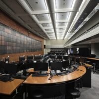 Ausländische Investoren, ein Eckpfeiler für die Stabilität der äußerst liquiden und vom Einzelhandelsmarkt gesteuerten Stock Exchange of Thailand (SET), haben thailändische Aktien abverkauft, seit die vorläufigen Wahlergebnisse in den frühen Morgenstunden des 15. Mai 2023 bekannt gegeben wurden.