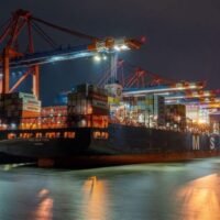 Die innenpolitische Unsicherheit bleibe ein neues Problem für Hersteller und Exporteure, die bereits mit einem Exportrückgang zu kämpfen hätten, sagte Herr Kriengkrai, der Vorsitzende der Federation of Thai Industries (FTI)..