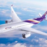 Thai Airways (THAI) will bis Ende des Jahres einen Vertrag über den Kauf von mindestens 30 neuen Flugzeugen abschließen und könnte ihre Flotte an Schmalrumpfflugzeugen im Laufe des nächsten Jahrzehnts verdoppeln, so der Vorstandsvorsitzende.