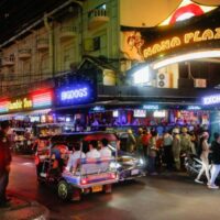 Tourismusbetreiber hoffen, dass die Regierung daran arbeiten kann, Bestechung in der Branche zu beseitigen, insbesondere in den Nachtunterhaltungsstätten und im Reiseleitergeschäft, obwohl das Problem nicht so schwerwiegend ist wie in anderen Branchen, sagt der Tourism Council of Thailand (TCT).