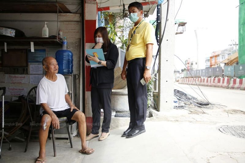 Der 600 Meter lange Abschnitt des Hochstraßenprojekts On Nut - Lat Krabang, der sich von Lotus's Lat Krabang bis zur Polizeiwache Jorakay Noi erstreckt, stürzte am 10. Juli ein, wobei zwei Menschen getötet und zwölf weitere verletzt wurden. Der 600 Meter lange Abschnitt des Hochstraßenprojekts On Nut - Lat Krabang, der sich von Lotus's Lat Krabang bis zur Polizeiwache Jorakay Noi erstreckt, stürzte am 10. Juli ein, wobei zwei Menschen getötet und zwölf weitere verletzt wurden.