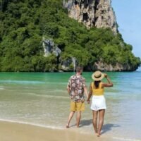 Im zweiten Quartal dieses Jahres blieb der Tourismus Vertrauensindex gedämpft und sank im Vergleich zum Vorquartal. Der Grund für diesen Rückgang war eine Kombination aus Thailands Nebensaison und geringeren Einnahmen aus dem Tourismus.