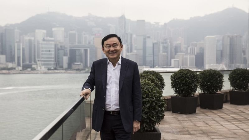 Laut Aryut Sinthoppan, dem Generaldirektor der Strafvollzugsbehörde, werden dem flüchtigen ehemaligen Premierminister Thaksin Shinawatra zusätzliche Sicherheit und angemessene „Annehmlichkeiten“ gewährt, während er im Untersuchungsgefängnis von Bangkok inhaftiert ist, nachdem er morgen, am Dienstag nach Thailand zurückgekehrt ist. Laut Aryut Sinthoppan, dem Generaldirektor der Strafvollzugsbehörde, werden dem flüchtigen ehemaligen Premierminister Thaksin Shinawatra zusätzliche Sicherheit und angemessene „Annehmlichkeiten“ gewährt, während er im Untersuchungsgefängnis von Bangkok inhaftiert ist, nachdem er morgen, am Dienstag nach Thailand zurückgekehrt ist.