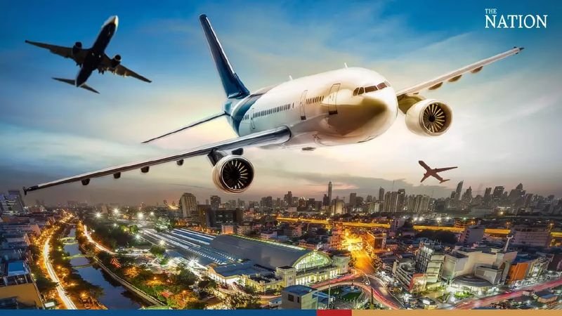 Das Aeronautical Radio of Thailand Ltd (AeroThai) geht davon aus, dass während der diesjährigen Hochsaison für Touristen etwa 2.600 Flüge pro Tag in Suvarnabhumi landen werden, was einer Zahl von über einer Million Flügen für das gesamte Jahr entsprechen würde.<br /> Das Aeronautical Radio of Thailand Ltd (AeroThai) geht davon aus, dass während der diesjährigen Hochsaison für Touristen etwa 2.600 Flüge pro Tag in Suvarnabhumi landen werden, was einer Zahl von über einer Million Flügen für das gesamte Jahr entsprechen würde. Laut Nopasit Chakpitak, Präsident von AeroThai, werden sich die Zahlen voraussichtlich dem Niveau vor der Covid-19 Pandemie im Jahr 2019 annähern. Die Prognose berücksichtigt den bevorstehenden chinesischen Nationalfeiertag, der wahrscheinlich mehr chinesische Touristen anziehen würde, sowie Weihnachten und Neujahr.