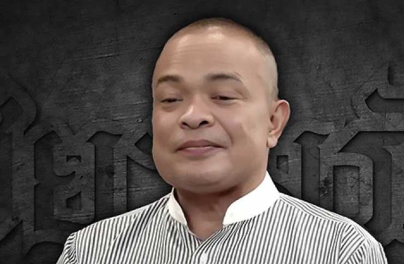 Herr Jatuporn Promphan, der Leiter der United People's Fusion Group, teilte am 29. August seine Erkenntnisse zum Programm „Thailand Must Come First“.<br /> Er erwähnte, dass Thaksins Aufenthalt im Polizeikrankenhaus darauf hindeute, dass er dem Druck nicht standhalten könne, und vermutete, dass er innerhalb weniger Tage wieder ins Gefängnis geschickt werden könnte, berichtete Siam Rath. Herr Jatuporn Promphan, der Leiter der United People's Fusion Group, teilte am 29. August seine Erkenntnisse zum Programm „Thailand Must Come First“. Er erwähnte, dass Thaksins Aufenthalt im Polizeikrankenhaus darauf hindeute, dass er dem Druck nicht standhalten könne, und vermutete, dass er innerhalb weniger Tage wieder ins Gefängnis geschickt werden könnte, berichtete Siam Rath.