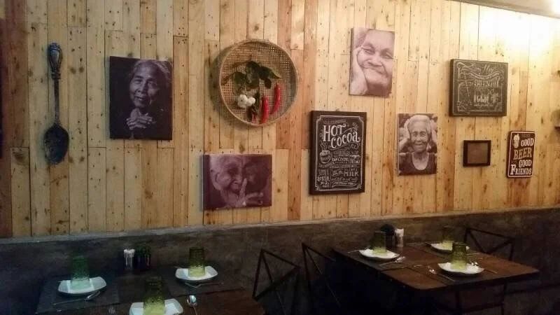 Ein betrügerischer Kunde speiste und flüchtete ohne zu bezahlen aus einem örtlichen Restaurant in Pattaya , nachdem er reichlich Essen und drei Flaschen Bier bestellt hatte. Der Mann ließ ein Mobiltelefon und eine Zigarette zurück und behauptete, er müsse einen Freund abholen. Ein betrügerischer Kunde speiste und flüchtete ohne zu bezahlen aus einem örtlichen Restaurant in Pattaya , nachdem er reichlich Essen und drei Flaschen Bier bestellt hatte. Der Mann ließ ein Mobiltelefon und eine Zigarette zurück und behauptete, er müsse einen Freund abholen.