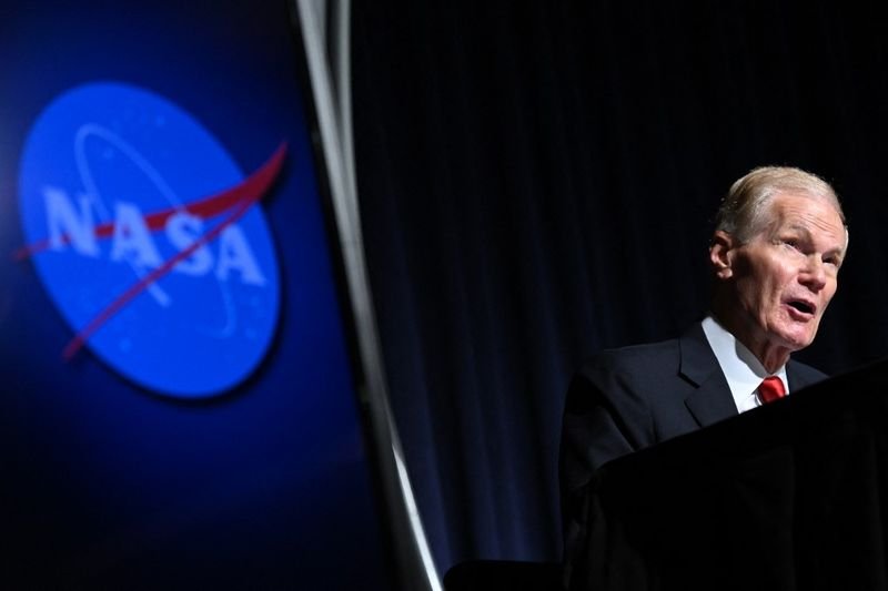 Die NASA hat sich am Donnerstag offiziell der Suche nach UFOs angeschlossen – aber angesichts des Stigmas, das mit diesem Feld verbunden ist, hielt die US-Raumfahrtbehörde stundenlang die Identität der Person geheim, die ein neues Programm zur Verfolgung mysteriöser Flugobjekte leitet.