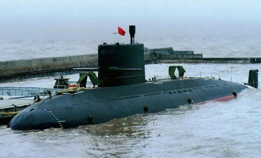 Die thailändische Marine unter dem Kommando von Marinechef Admiral Choengchai Chomchoengpaet hat Pläne bestätigt, die staatliche Genehmigung für den Kauf eines chinesischen U-Bootes einzuholen, das mit einem in China hergestellten Motor ausgestattet ist.