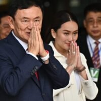 Einige thailändische Rechtsexperten äußerten die Ansicht, dass die Offenlegung des persönlichen Gesundheitszustands des ehemaligen Premierministers Thaksin Shinawatra einen Verstoß gegen das National Health Security Act darstellen könnte.