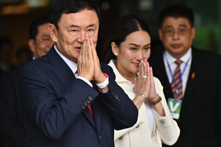 Einige thailändische Rechtsexperten äußerten die Ansicht, dass die Offenlegung des persönlichen Gesundheitszustands des ehemaligen Premierministers Thaksin Shinawatra einen Verstoß gegen das National Health Security Act darstellen könnte.