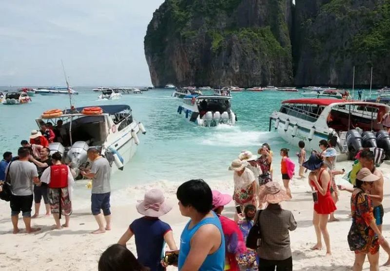 Nach den Angaben des Tourism Council of Thailand (TCT) hat der Tourismus- Vertrauensindex in Thailand einen Einbruch erlitten: Die Zahlen sind von 91 im gleichen Zeitraum des Jahres 2019 auf 69 im dritten Quartal dieses Jahres gesunken .
