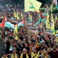 Die vom Iran unterstützte libanesische Hisbollah-Bewegung sagte am Freitag, sie sei „völlig bereit“, sich zu gegebener Zeit ihrem palästinensischen Verbündeten Hamas im Krieg gegen Israel anzuschließen.