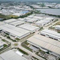 Die Verkäufe von Industriegrundstücken in Thailand, die von der Industrial Estate Authority of Thailand (IEAT) verwaltet werden, verzeichneten im Geschäftsjahr dieses Jahres einen dramatischen Anstieg von 182 % gegenüber dem Vorjahr und beliefen sich auf insgesamt 5.693 Rai. Dieser erhebliche Anstieg war auf die Abwanderung ausländischer Produktionsstätten nach Thailand und auf die Investitionsanreize der Regierung des Landes zurückzuführen.