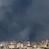 Wenn der Konflikt zwischen Israel und der Hamas begrenzt und von kurzer Dauer ist, erwarten Analysten einen minimalen Einfluss auf die thailändische Wirtschaft. Geopolitische Konflikte haben die thailändische Wirtschaft in den letzten Jahren auf die Probe gestellt. Die russische Invasion in der Ukraine geht weiter, während Israel und die Hamas die Feindseligkeiten im Nahen Osten erneuern.