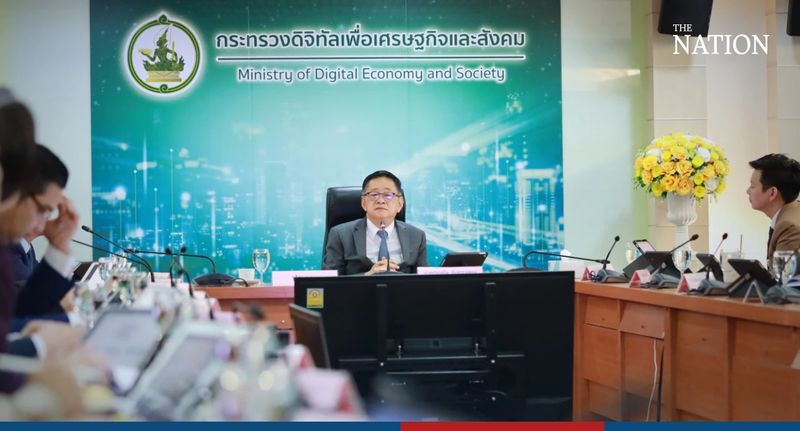 Der Minister für digitale Wirtschaft und Gesellschaft, Prasert Chanthararuangthong, kündigte am Mittwoch einen Plan zur Einrichtung eines Anti-Online-Betrugs-Operationszentrums an. Er warnte die Öffentlichkeit auch davor, sich vor gefälschten Nachrichten über den andauernden Krieg zwischen Israel und der Hamas in Acht zu nehmen. Der Minister für digitale Wirtschaft und Gesellschaft, Prasert Chanthararuangthong, kündigte am Mittwoch einen Plan zur Einrichtung eines Anti-Online-Betrugs-Operationszentrums an. Er warnte die Öffentlichkeit auch davor, sich vor gefälschten Nachrichten über den andauernden Krieg zwischen Israel und der Hamas in Acht zu nehmen.