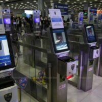 Ab dem nächsten Monat (Dezember 2023) können die meisten ausländischen Reisenden, die ins Ausland reisen, automatische Kanäle nutzen, um am Flughafen Suvarnabhumi schnell in Flugzeuge einzusteigen und um den Stau zu verringern.
