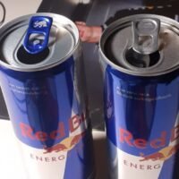 Red Bull Erbe Mark Mateschitz hat als erste Zahlung seit der Übernahme des Energy-Drink Imperiums von seinem verstorbenen Vater im vergangenen Jahr eine Dividende von 582 Millionen Euro (615 Millionen US-Dollar) erhalten.