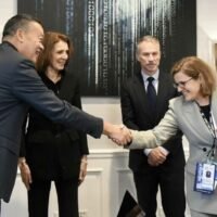 Amazon Web Services (AWS), Google und Microsoft werden in Thailand investieren, was einen bedeutenden Erfolg für die Wirtschaft des Landes darstellt. Die Gesamtinvestition dieser Technologiegiganten wird voraussichtlich rund 300 Milliarden Baht (8.447.613.000 US-Dollar) erreichen.