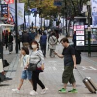 Als die chinesische Regierung im August ein Reiseverbot für Gruppenreisen für ihre Staatsangehörigen aufhob, waren die Erwartungen hoch, dass es nach Jahren der pandemiebedingten Störungen zu einem möglichen Anstieg der Zahl chinesischer Reisender kommen könnte, die unter den Besuchern hier das größte Geld ausgeben.