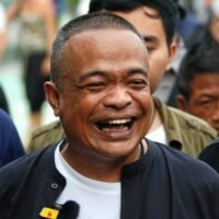 Die von der Regierung vorgeschlagene Initiative für digitale Geldbörsen ist von Jatuporn Prompan , einem ehemaligen Red-Shirt Anführer und Co-Anführer der Melting Pot Group, unter Beschuss geraten . In einem Livestream auf Facebook äußerte Jatuporn seine Besorgnis über den wiederholten Rückzug der regierenden Pheu Thai Partei von Zusagen, einschließlich ihres anfänglichen Versprechens, keine Regierung mit ehemaligen Koalitionsparteien der vorherigen Regierung Prayuth Chan o-cha zu bilden.