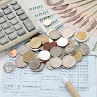 Die Bemühungen der Regierung, die hohe Verschuldung sowie informelle Schulden und Kredithaie zu bekämpfen, sind ein guter Ausgangspunkt, um die Schuldenkrise der privaten Haushalte einzudämmen, könnten sich jedoch als anstrengende Aufgabe erweisen, sagen Forscher und Branchenführer.