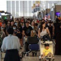 Dieses Jahr könnte sich nicht nur für den Incoming-Tourismus als Enttäuschung erweisen, da die Erholung schwächer ausfällt als erwartet, sondern auch für den Outbound-Tourismus, da nur 60 – 70 % aller Thailänder, die 2019 ins Ausland gereist sind, dies voraussichtlich auch im Jahr 2023 tun werden.