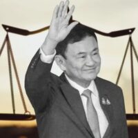 Der ehemalige demokratische Abgeordnete für Nakhon Nayok Charnchai Isarasenarak und der Aktivistenanwalt Nititorn Lamlua planen, heute Nachmittag eine Petition bei der Strafabteilung für politische Amtsträger des Obersten Gerichtshofs einzureichen, um eine Untersuchung der Vollstreckung des Urteils gegen den ehemaligen Premierminister Thaksin Shinawatra zu beantragen.