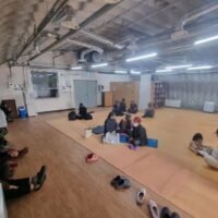 Die Spannungen auf der koreanischen Halbinsel eskalierten am Freitagmorgen, als Nordkorea rund 200 Artilleriegeschosse ins Meer nördlich der Grenze abfeuerte. Evakuierung auf nahegelegenen Inseln angeordnet; Gegenmaßnahmen werden vom südkoreanischen Militär erwogen.