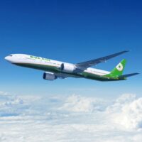 Wer auch immer gesagt hat, dass man nicht alles haben kann, ist offensichtlich nie in der Premium Economy Class von EVA Air geflogen. Als erste Fluggesellschaft, die diese Klasse bereits 1992 einführte, vereint EVA Air die Erschwinglichkeit von Economy-Tarifen perfekt mit dem Luxus des Business- Class-Komforts.