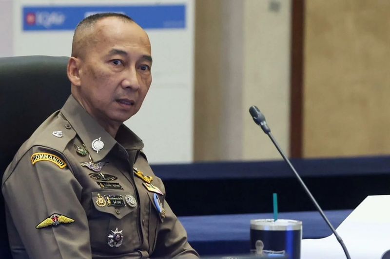 Als Reaktion auf einen kürzlichen brutalen Mord an fünf Teenagern im Bezirk Aranyaprathet in Sa Kaeo intensiviert die thailändische Polizei ihre Bemühungen zur Bekämpfung der Jugendkriminalität im ganzen Land. Der Mord an einer Frau mittleren Alters Anfang dieses Monats hat zu einem landesweiten Vorgehen gegen Straftaten junger Straftäter geführt, eine Operation, die vom Chef der nationalen Polizei, Torsak Sukvimol, angeordnet wurde.
