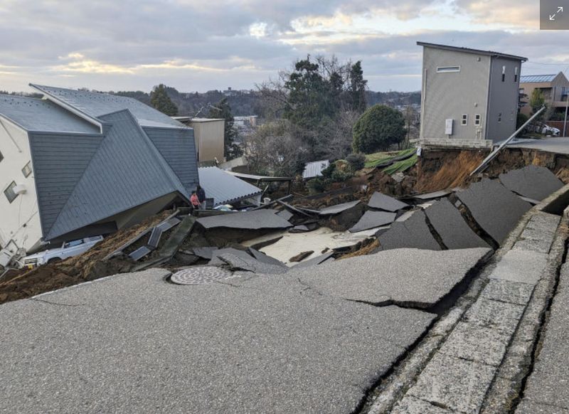 Schweres Erdbeben In Japan T Tet Sechs Menschen Und L St Tsunami Wellen