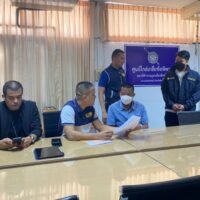 Der Bürgermeister einer Gemeinde in der Provinz Saraburi wurde wegen der Forderung und Annahme von Bestechungsgeldern in Höhe von 12 % für die Genehmigung der Zahlung von Bauaufträgen verhaftet, was ihm etwa 700.000 Baht einbrachte.