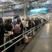 Am frühen Mittwochmorgen kam es am Flughafen Suvarnabhumi zu einer Störung im biometrischen Einwanderungssystem, die zu einer Ansammlung von Passagieren führte und schnelle Bemühungen zur Behebung des Problems nach sich zog.