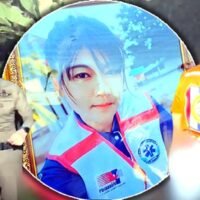 Eine Gemeinde im Nordosten Thailands, Maha Sarakham, wurde diese Woche nach dem abscheulichen Mord an einer jungen Mutter von zwei Kindern verlassen. Die 30-jährige Frau Daraporn Phonsri kam am Sonntag von der Arbeit nach Hause und machte sich auf den Weg, um ihren entfremdeten Ehemann zu treffen. Sie kehrte nie zurück. Ihre Leiche wurde später am nächsten Tag bei einer düsteren Entdeckung gefunden, die ergab, dass sie lebendig begraben worden war.